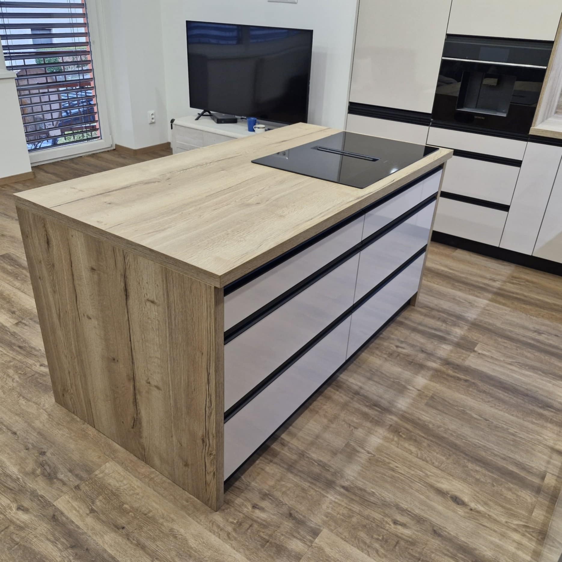 cb823124-e981-469d-9e60-663b4170c5b7