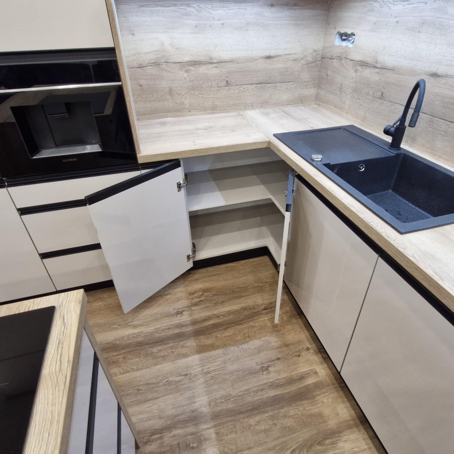 2f445efa-22f5-4673-9d61-521897cea9b6