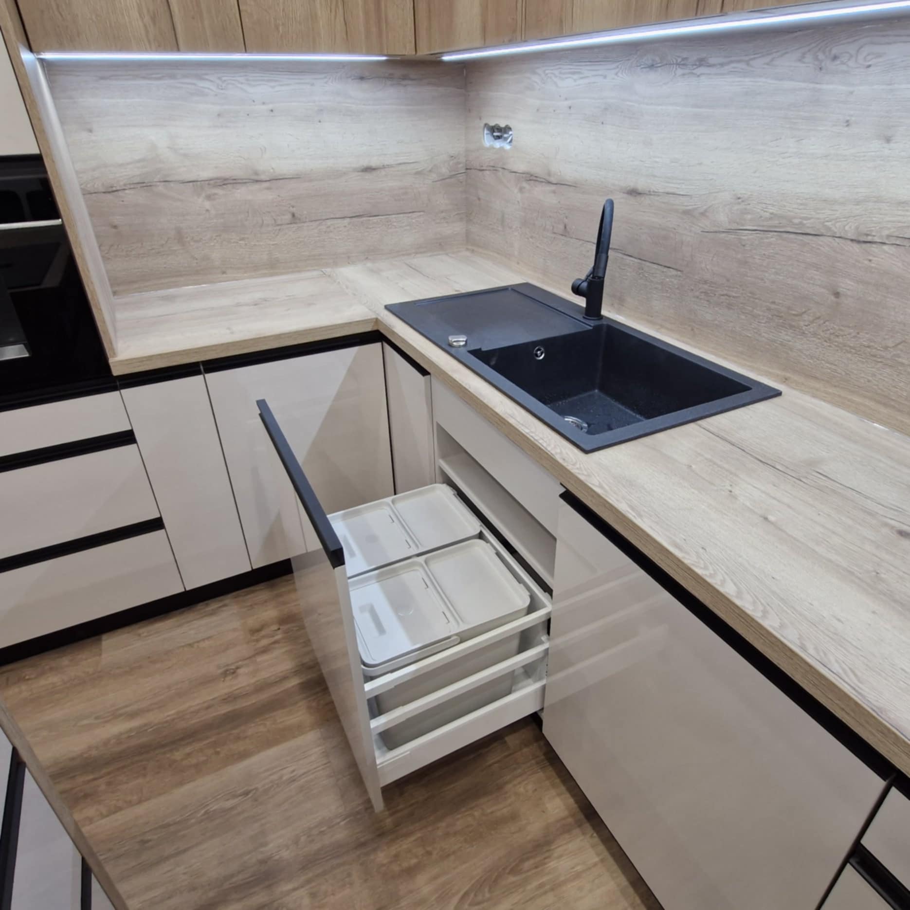 2c90f360-9f71-483b-8d56-e8c0d45ea39f